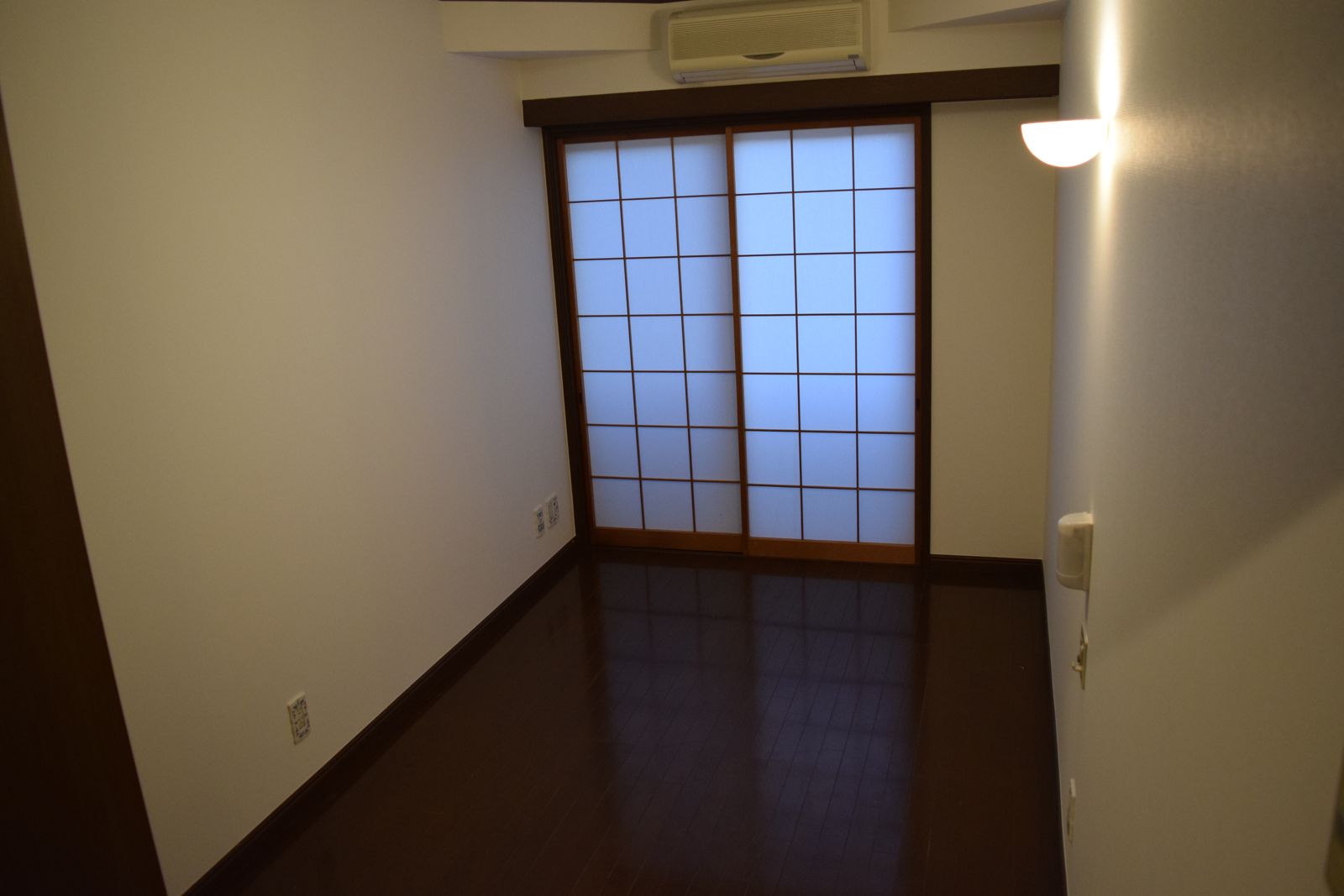 高い天井の居室